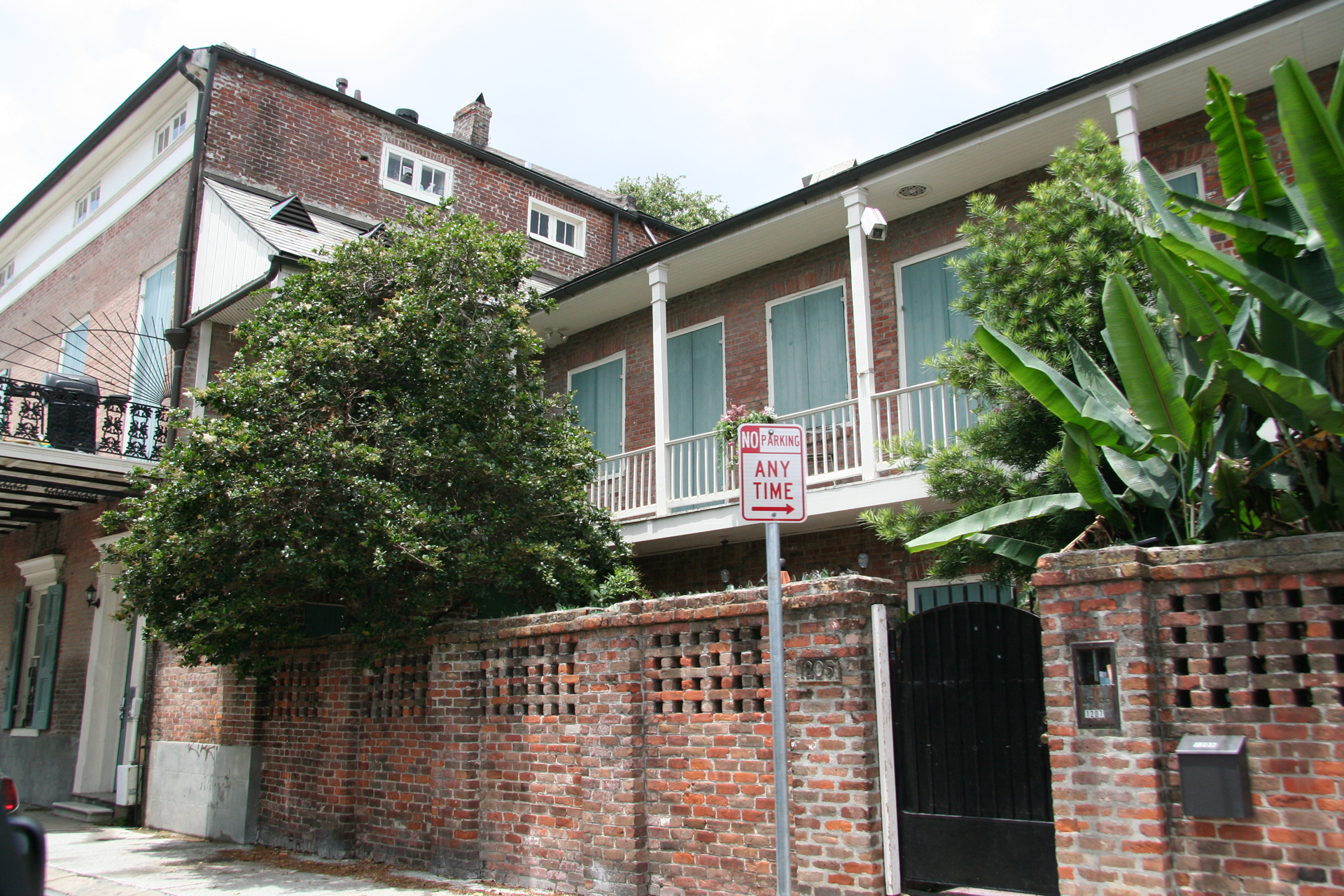 Versteckte Innenhöfe des French Quarters/Hidden Courtyards of the French Quarter
